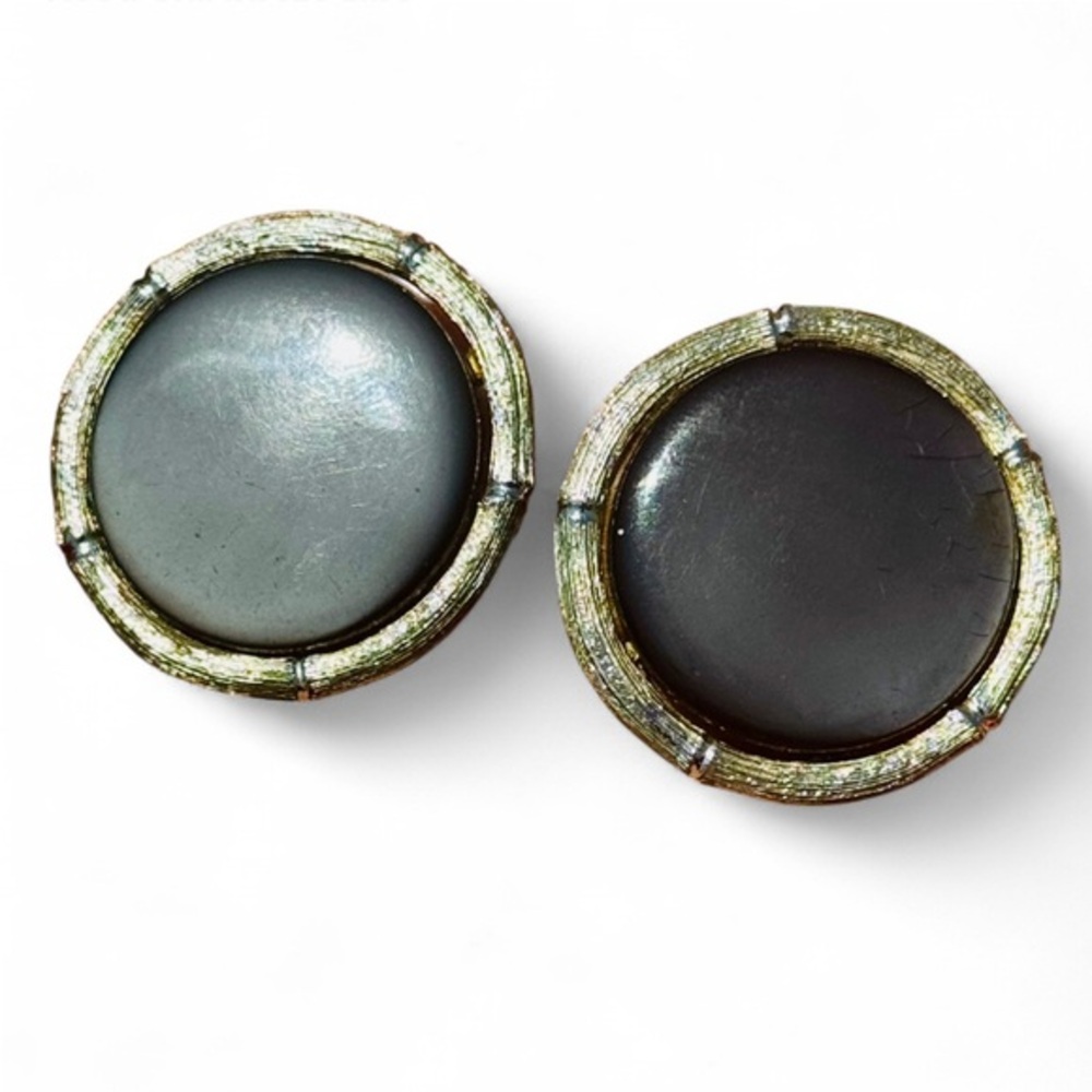 Vintage Estate Lisner Signed Silver Tone Grey Round Clip On Earrings 1.25”